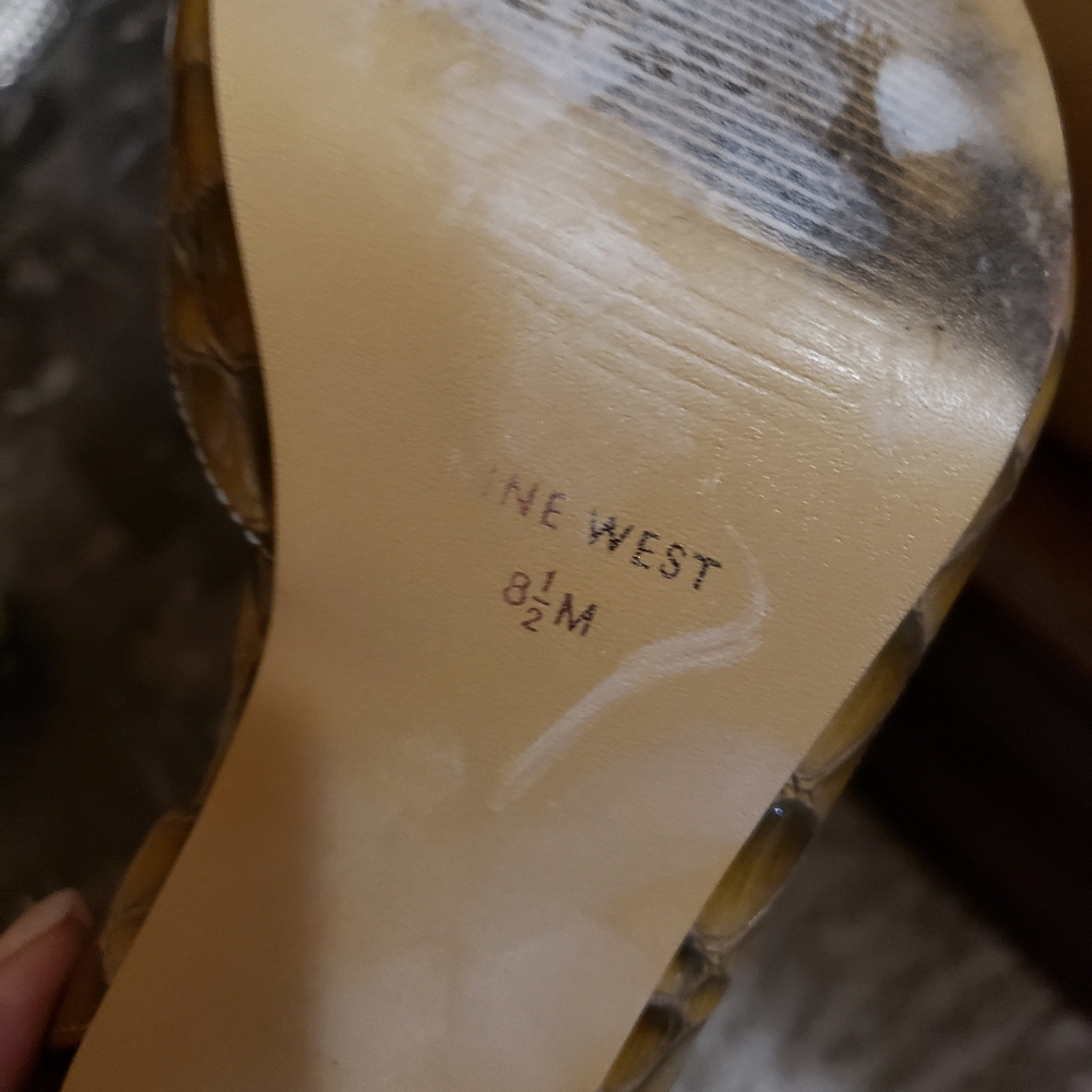 Heels - Picture 5 of 5
